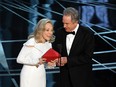 Faye Dunaway and Warren Beatty looking confused at the 2017 Oscars.
