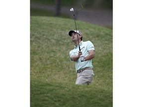 Kevin Kisner watches his chip on the seventh hole during round four at the Dell Technologies Match Play golf tournament, Saturday, March 24, 2018, in Austin, Texas.