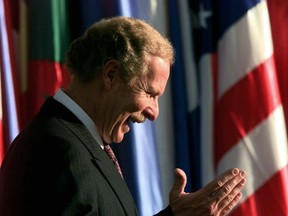 FILE - In this April 17, 1998 file photo, Guatemalan President Alvaro Arzu speaks after arriving at the Benito International Airport, in Santiago, Chile. The former leader and current mayor of Guatemala City died on Friday afternoon, April 27, 2018. He was 72.