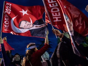 Supporters of Turkey's President Recep Tayyip Erdogan gather in front of the Huber Presidential Palace on June 24, 2018 in Istanbul, Turkey.