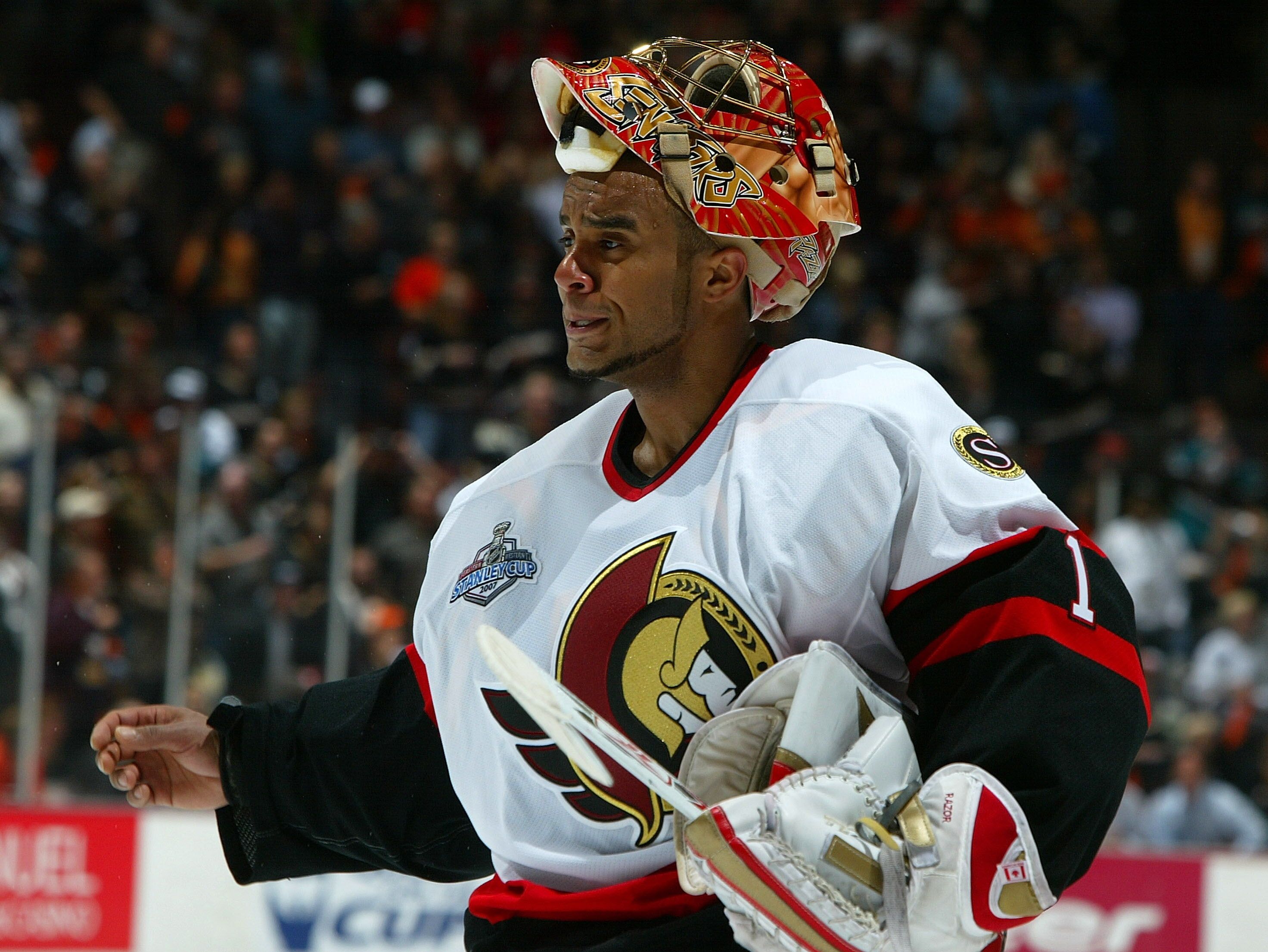 Ray Emery signs one-year contract with Flyers 