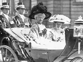 Augusta Victoria, centre, with her daughter Princess Viktoria Luise of Prussia in 1911.