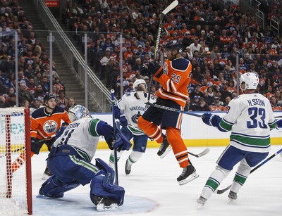 darnell nurse snoozing in front of the net cost the oilers this