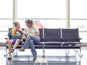 Kaisy and Melany Knott before flying to Mexico in August 2017.