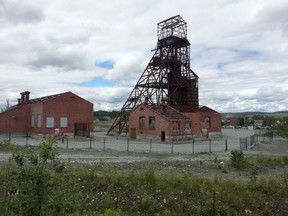 An abandoned asbestos mine is shown in Thetford Mines, Que. in an August 7, 2015 photo.Ottawa is giving $12 million to help a company extract magnesium from the waste of a long-closed asbestos mine despite warnings from Quebec's public health officers that the province's workplace protections are still lacking.