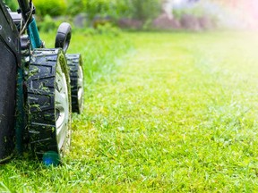 gettyimages-lawnmower