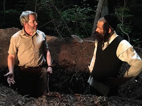 Matthew Broderick and Géza Röhrig in To Dust.