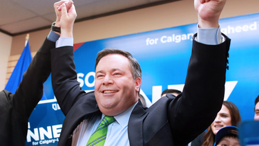 Jason Kenney celebrates after winning the Calgary-Lougheed by-election on Thursday, Dec. 14, 2017.
