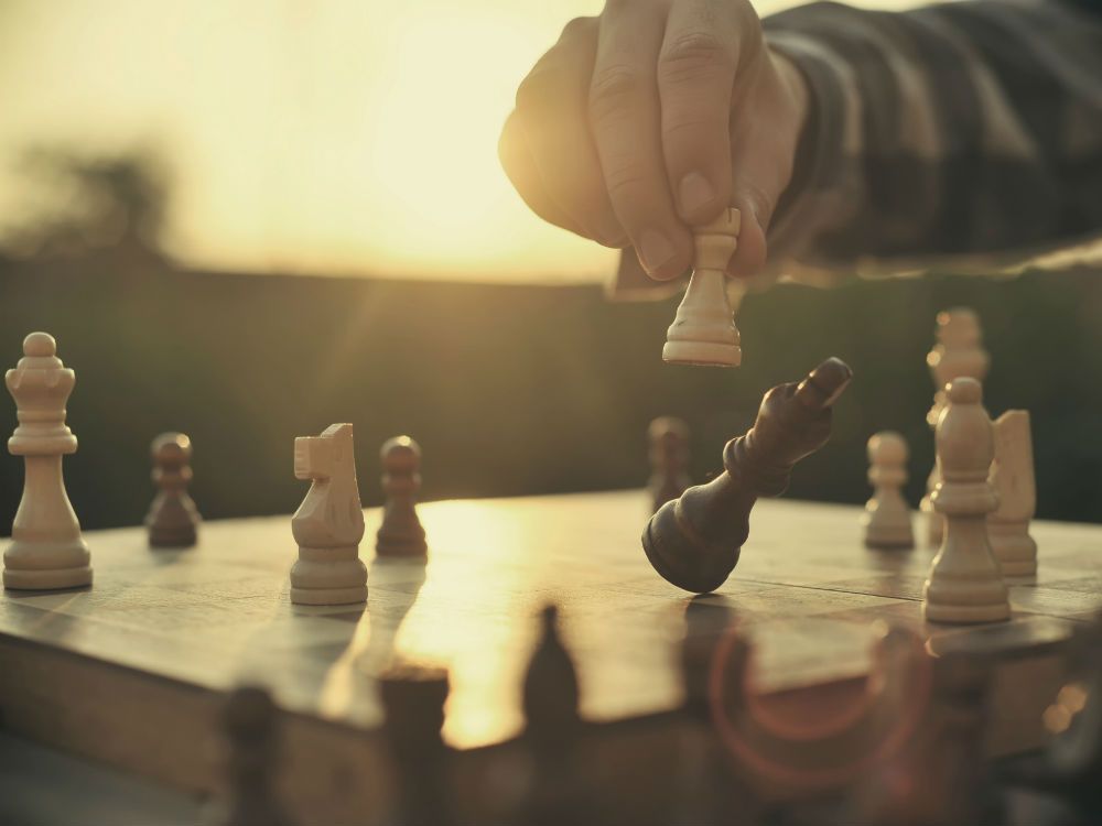 Chess grandmaster caught cheating with phone on toilet