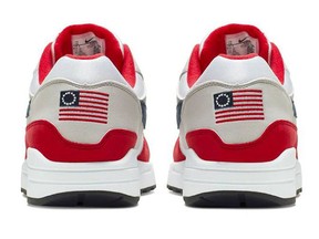 Nike Inc.’s decision to pull Fourth of July sneakers from stores because they featured a “Betsy Ross Flag” has dragged the sports apparel maker once again into America’s culture wars.