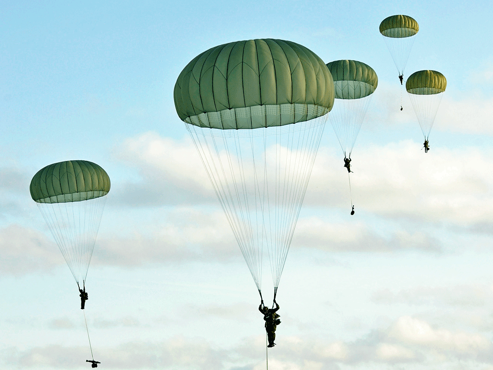 Canadian military lifts partial ban on parachuting enacted after soldier's  death — but keeps some restrictions