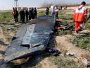 Gesamtansicht der Trümmer des Boeing 737-800-Flugzeugs der Ukraine International Airlines, Flug PS752, das nach dem Start vom iranischen Flughafen Imam Khomeini am Stadtrand von Teheran, Iran, am 8. Januar 2020 abgestürzt ist.