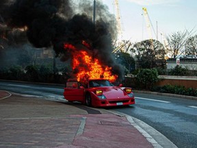 Video] Ferrari F40 spits fire around Monza