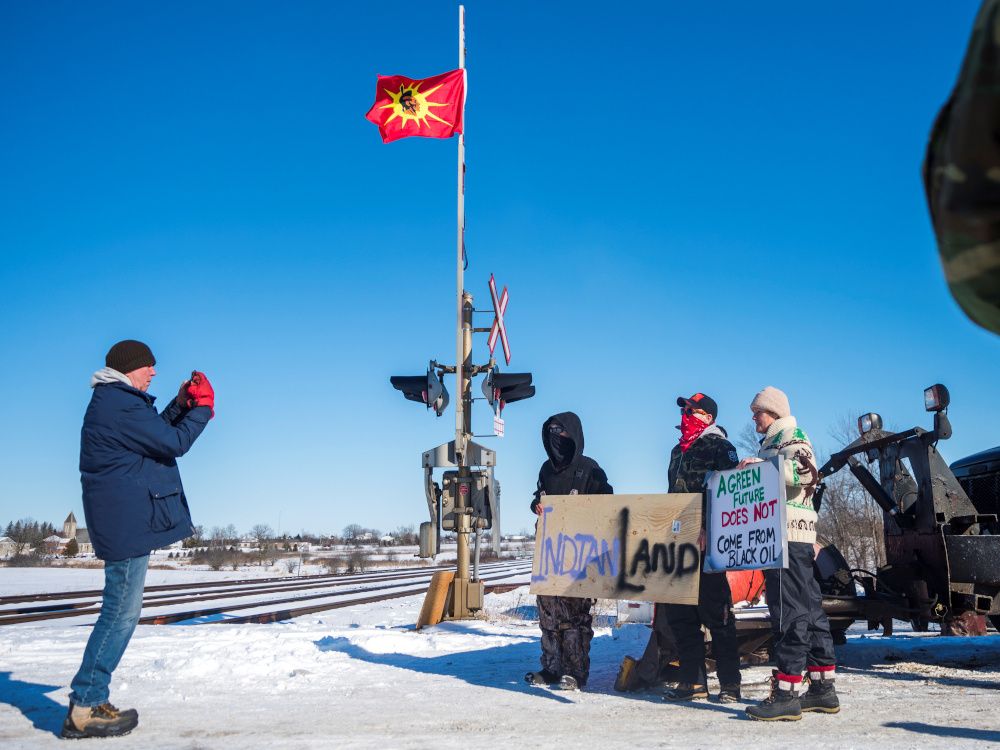 Wet’suwet’en Anti-pipeline Protesters Continue To Block Railway Traffic ...