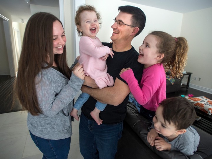  Heart transplant recipient Rosie Audia (SECOND LEFT) with her Mother Samantha (LEFT), Father Brian (CENTRE), Sister Gia (SECOND RIGHT) and brother Waylon (RIGHT) at their Orillia home, Wednesday February 12, 2020. Peter J Thompson / National Post