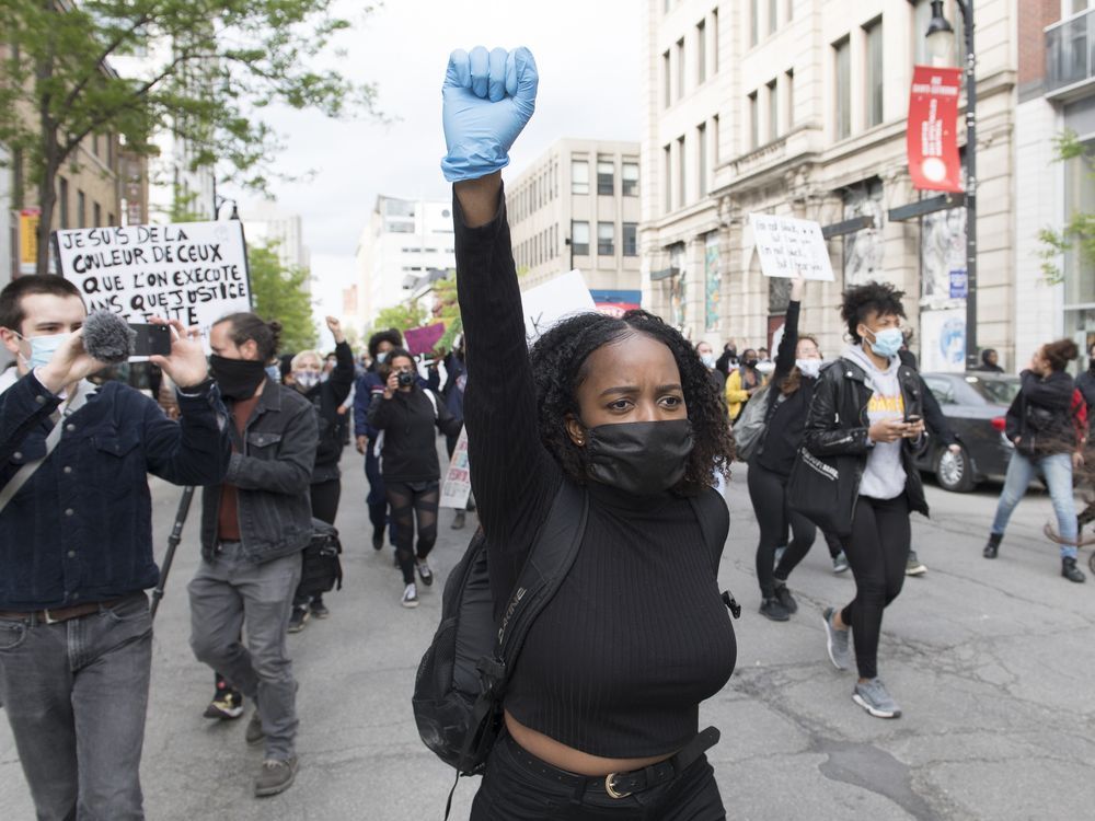 'Crowding together, screaming': Can protesters really protect ...