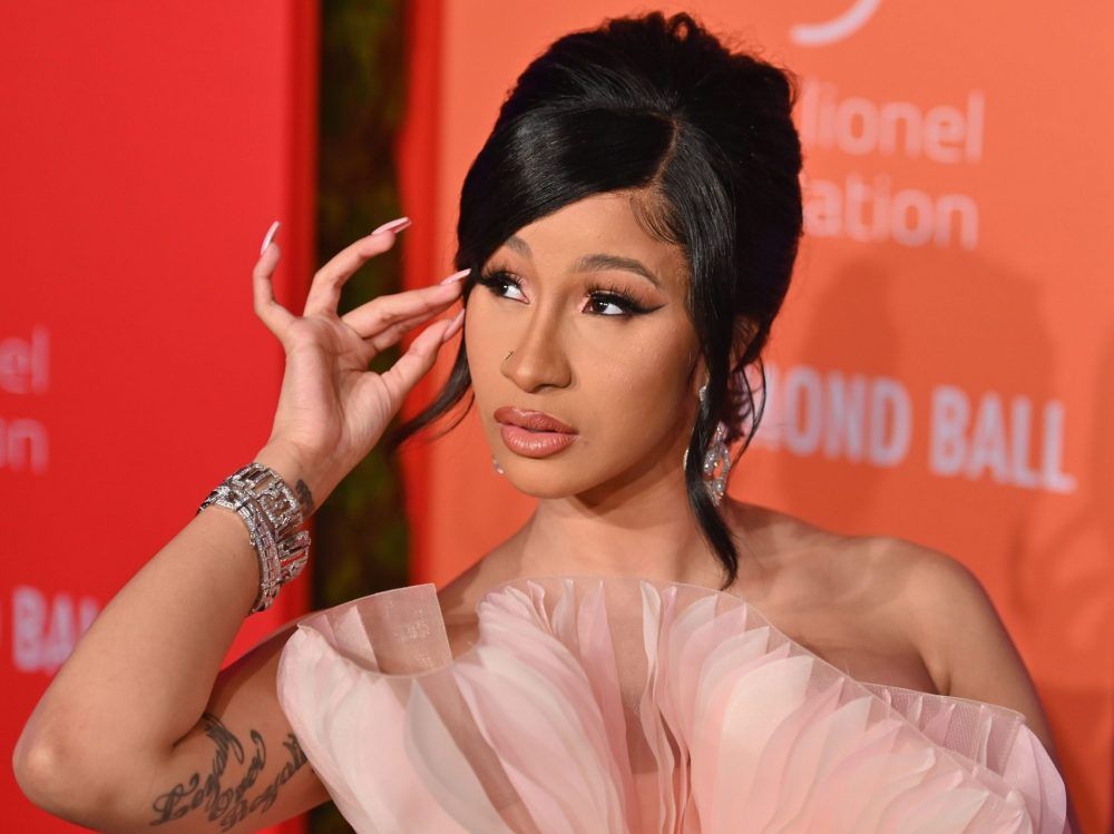 Cardi B Claps Back At Former Congressional Candidate With Naked Photo 7637