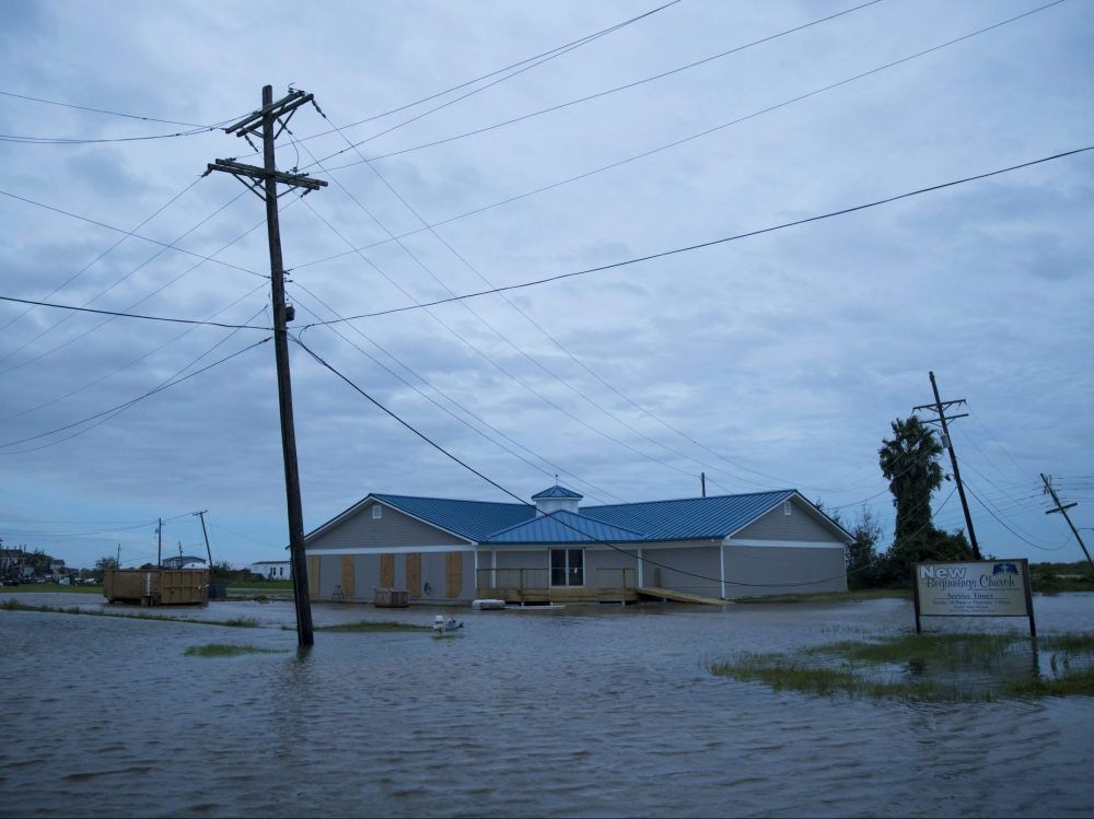 Hurricane Laura Makes 'catastrophic' Landfall, Battering Southwest ...