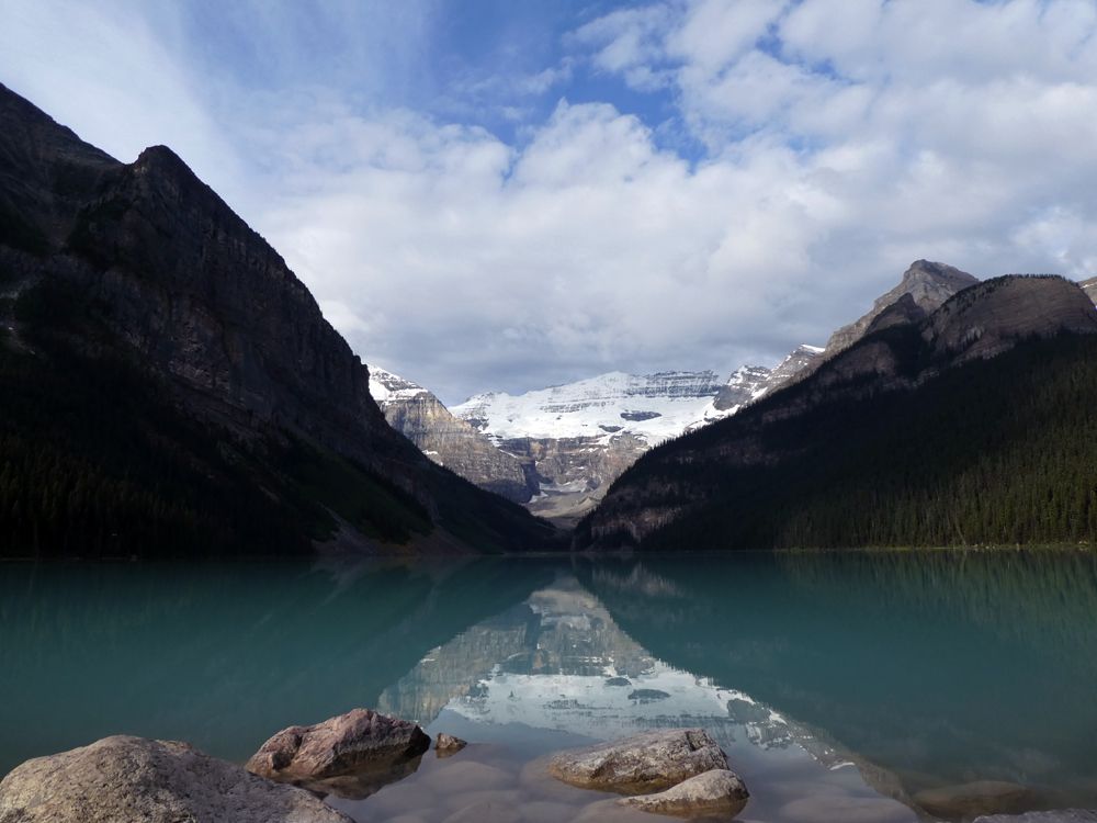 What it's like to traverse the majestic, picturesque Rockies at Banff ...