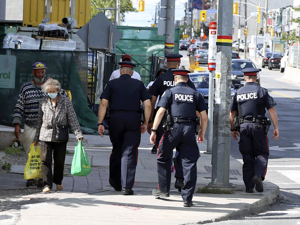 Fewer Than Half Of Canadians Feel Safer When They See A Police Officer   Police 1 