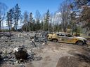 Am Freitag, den 8. Mai 2020, wird ein bei Gabriel Wortman registriertes, durch Feuer zerstörtes Anwesen in der Portapique Beach Road in Nova Scotia gesehen.  