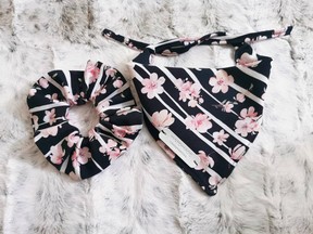 Pink Flower Dog Bandana and Matching Scrunchie Pink Flower Dog Bandana and Matching Scrunchie