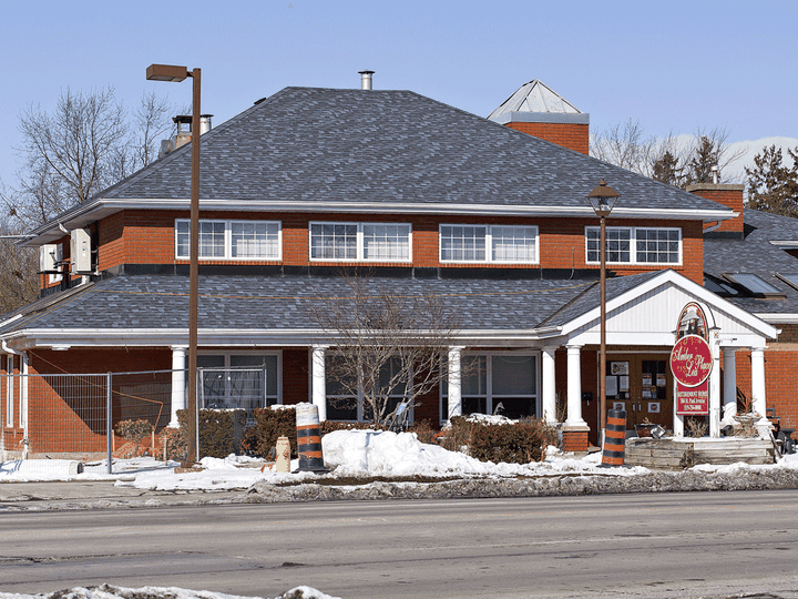  The Retirement Homes Regulatory Authority is investigating a complaint that the owner of Amber Lea Place in Brantford, Ont., and his wife were vaccinated, along with family members.