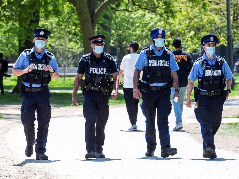 Canadian Police Officer Tries Period Pain Simulator And Gives Up Halfway  Through The Pain Levels