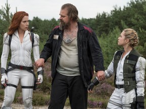 Scarlett Johansson, David Harbour, Florence Pugh and that cool vest with pockets in Black Widow.