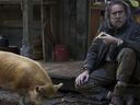 Nicolas Cage joue un homme dont le meilleur ami est un cochon dans Pig.