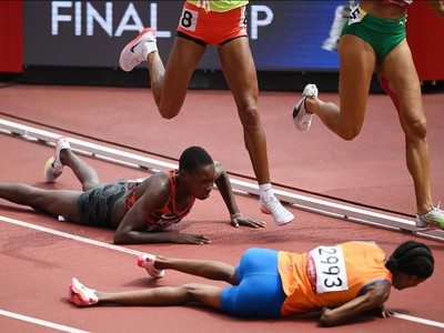 Dutch runner Sifan Hassan falls in 1500m heat but still wins