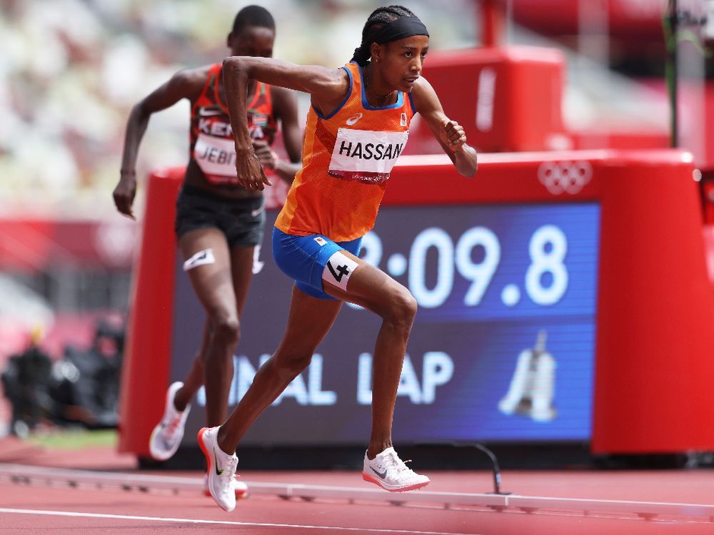 Netherlands' Sifan Hassan falls, gets up and wins 1,500 heat at