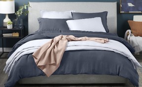 Casper’s Hyperlite Sheet Set in Indigo.
