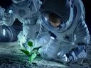 Μια σεληνιακή νύχτα είναι περίπου μείον 200 βαθμοί Κελσίου και διαρκεί δύο εβδομάδες, κάτι που είναι δύσκολο για τα φυτά να επιβιώσουν, λέει ο Δρ Thomas Graham. (Καλλιτεχνική ερμηνεία του αστροναύτη που φροντίζει ένα φυτό.)