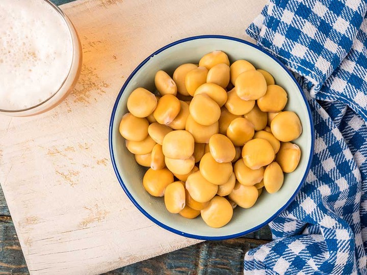  This is how you’re most likely to find lupins in Canada: labelled lupini beans and offered as a bar snack.