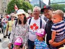 Anti-Lockdown-Befürworter unter der Leitung von Randy Hillier (Mitte) vor dem Obersten Gerichtshof von Kanada am Canada Day, 1. Juli 2021. ERROL MCGIHON, Postmedia  