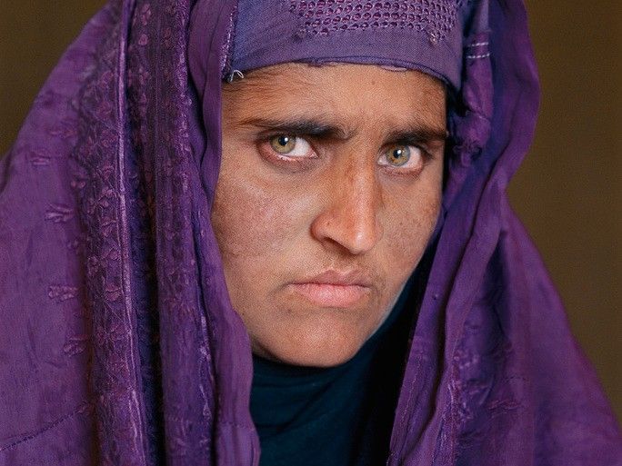 Krigsfanger begå stang National Geographic's green-eyed 'Afghan Girl' finds safe haven in Italy |  National Post