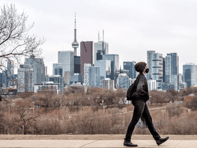 Ponad 60 000 mieszkańców Toronto wyjechało z powodu pandemii