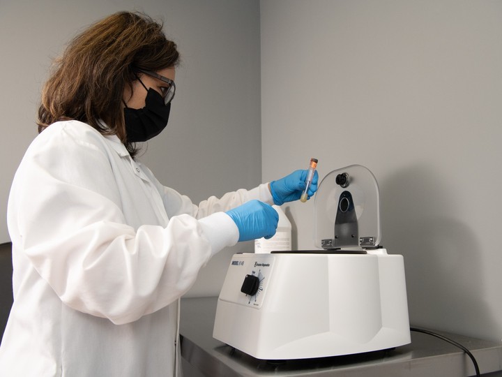  Vector Health Labs in Ontario, which is offering $99 antibody testing. The test can tell the level of COVID-19 antibodies the person possesses, and whether the antibodies have been produced through vaccination or a recent COVID infection. Photo credit Alex Himell