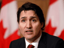 Premierminister Justin Trudeau nimmt am 13. Dezember 2021 an einer Pressekonferenz in Ottawa teil. 