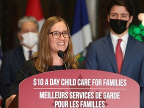 Karina Gould, Kanadas Ministerin für Familie, Kinder und soziale Entwicklung, spricht am 15. Dezember während einer Pressekonferenz in Ottawa.