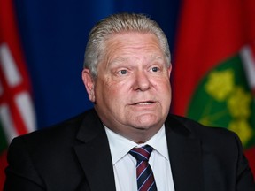 Ontarios Premier Doug Ford hält eine Pressekonferenz zu dem Plan ab, dass Ontario während der COVID-19-Pandemie in Toronto am 20. Mai 2021 im Queen's Park eröffnet werden soll