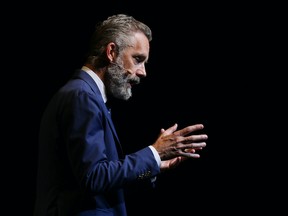 Jordan Peterson habla en el ICC Sydney Theatre el 26 de febrero de 2019 en Sydney, Australia.  (Foto de Don Arnold/WireImage)