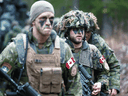 Kanadische Truppen während einer Nato-Übung in Lettland im April 2020. Kanadas Militär war selten in einer so schlechten Verfassung, was Ausrüstung, Ausbildung und Personalmangel betrifft.