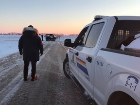 RCMP-Beamte starteten eine Suche auf beiden Seiten der kanadisch-amerikanischen Grenze und lokalisierten vier verstorbene Personen, die nun als Mitglieder der Familie Patel identifiziert wurden.