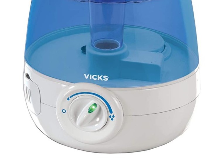  Vicks Filter-Free Ultrasonic Cool Mist Humidifier.