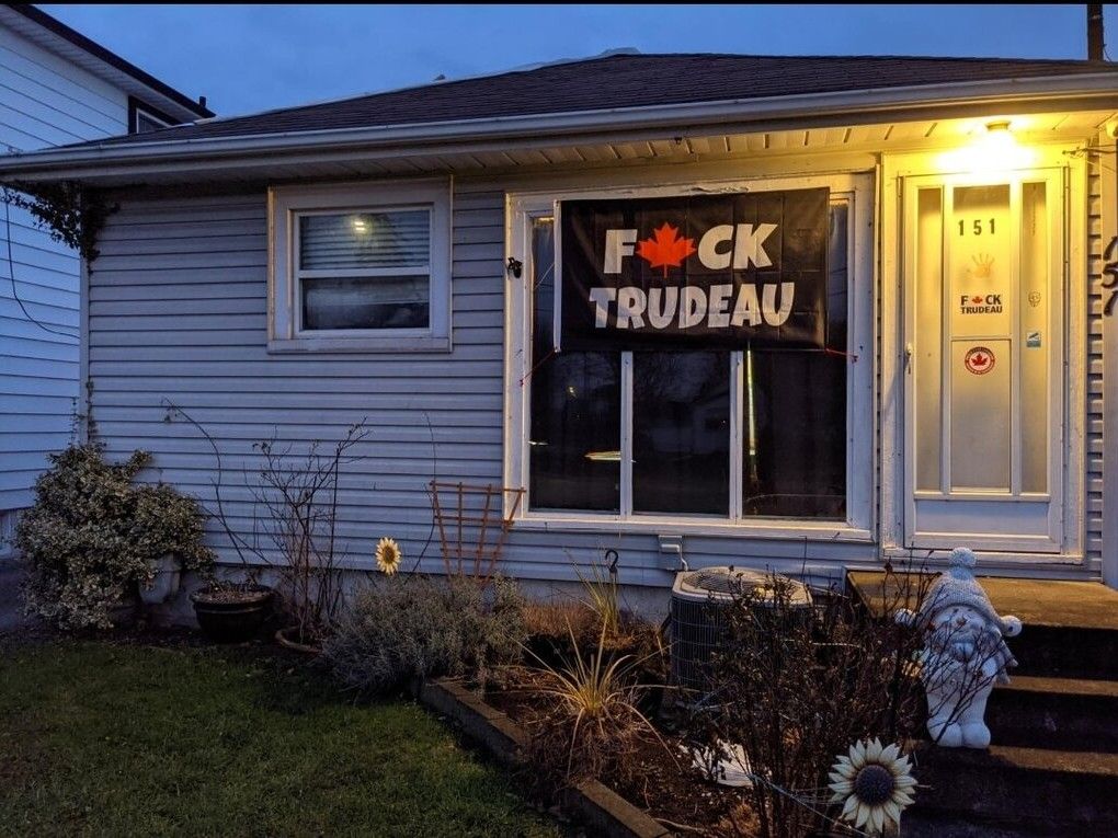 ontario-homeowner-allowed-to-keep-flying-anti-trudeau-flag-after-town