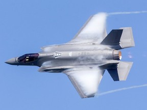 A US Airforce F-35 Lightning.