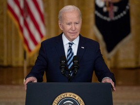 Le Président Biden Répond Aux Questions Après Sa Déclaration Jeudi Sur Les Sanctions Contre La Russie.