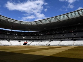 Das Stade de France in Saint-Denis, nördlich von Paris, wird das diesjährige Champions-League-Finale ausrichten, gab die UEFA am 25. Februar 2022 bekannt.